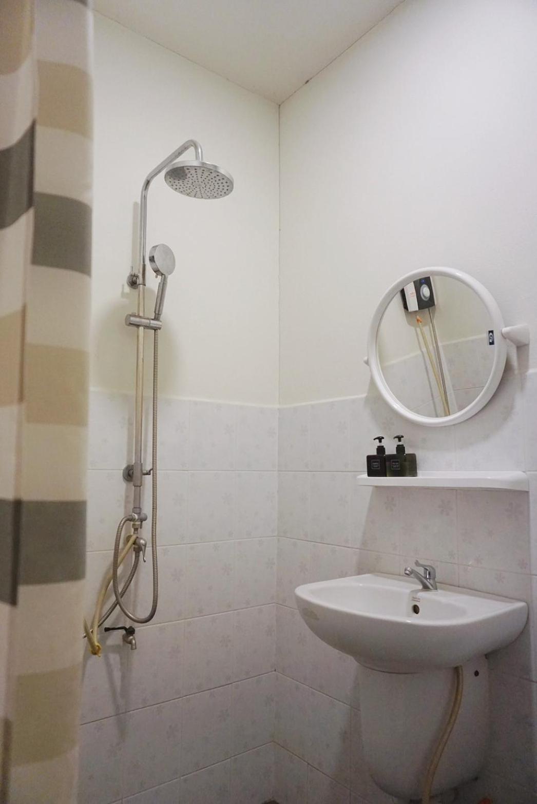 Manee Guesthouse And Record บ้านมานี เชียงใหม่ ภายนอก รูปภาพ