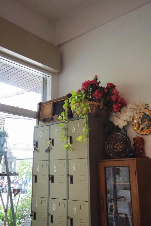 Manee Guesthouse And Record บ้านมานี เชียงใหม่ ภายนอก รูปภาพ